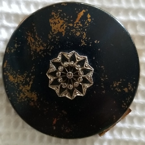 Kigu of London Mid Century Marcasite Medallion Powder Compact Made in England - Picture 2 of 12